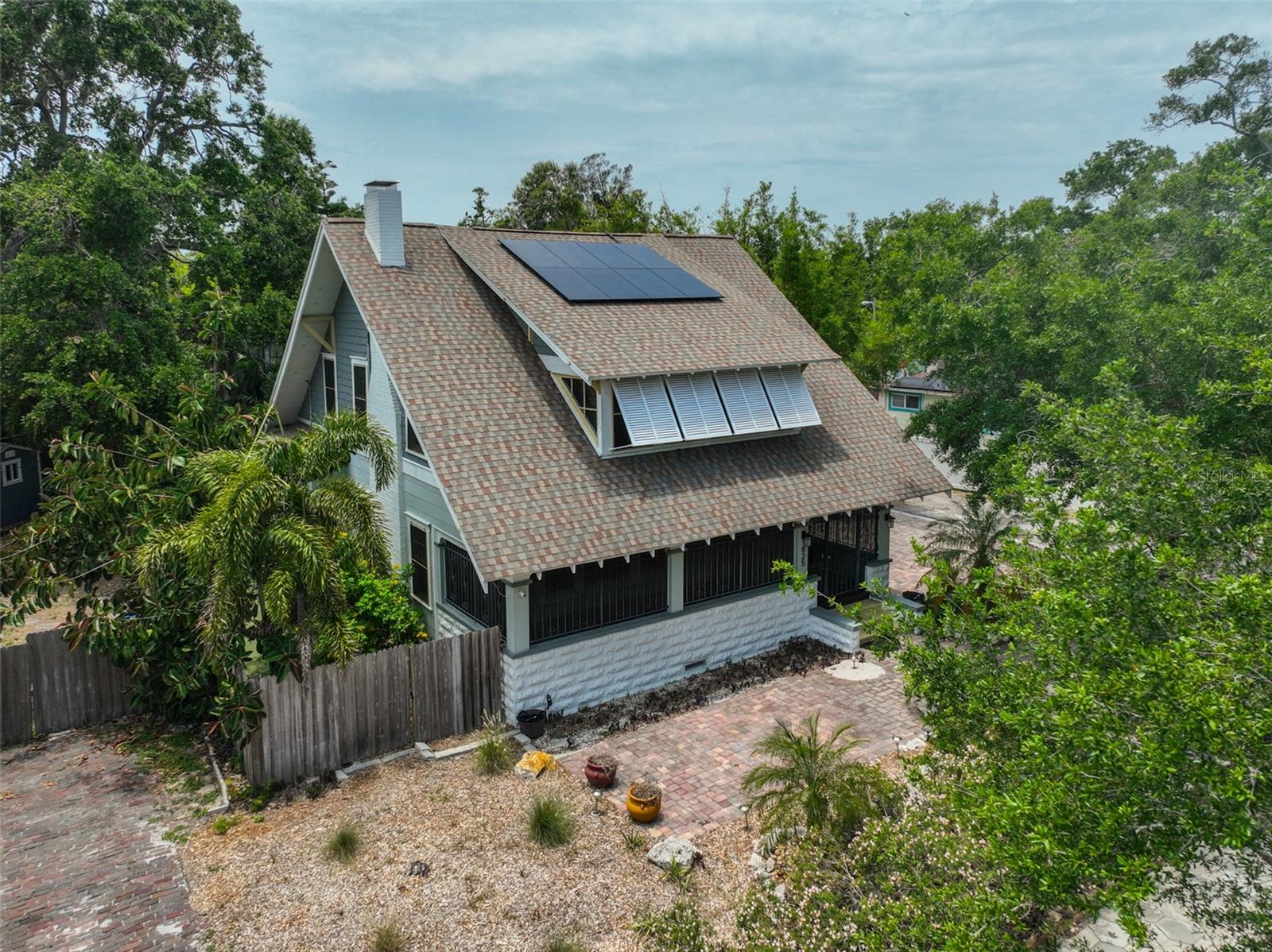 Listing photo id 64 for 1825 2nd Street S