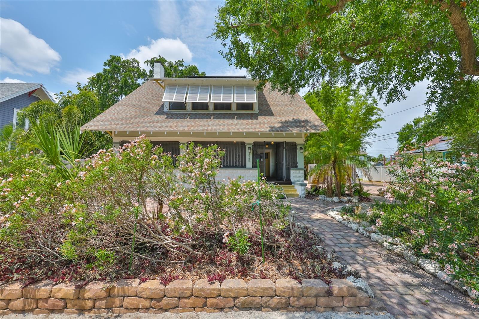 Listing photo id 66 for 1825 2nd Street S