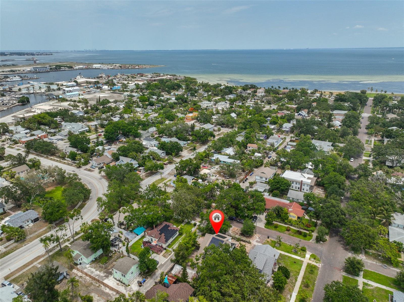 Listing photo id 5 for 1825 2nd Street S