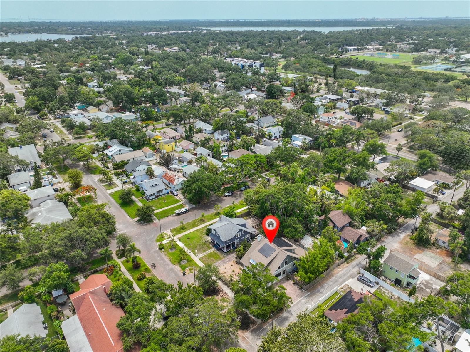 Listing photo id 69 for 1825 2nd Street S
