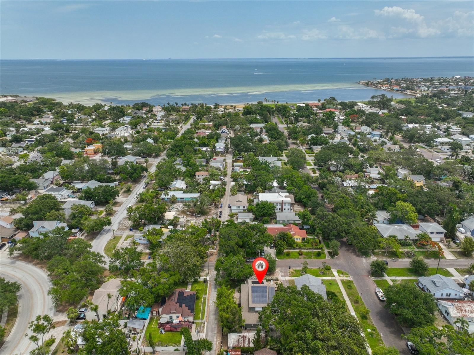 Listing photo id 6 for 1825 2nd Street S