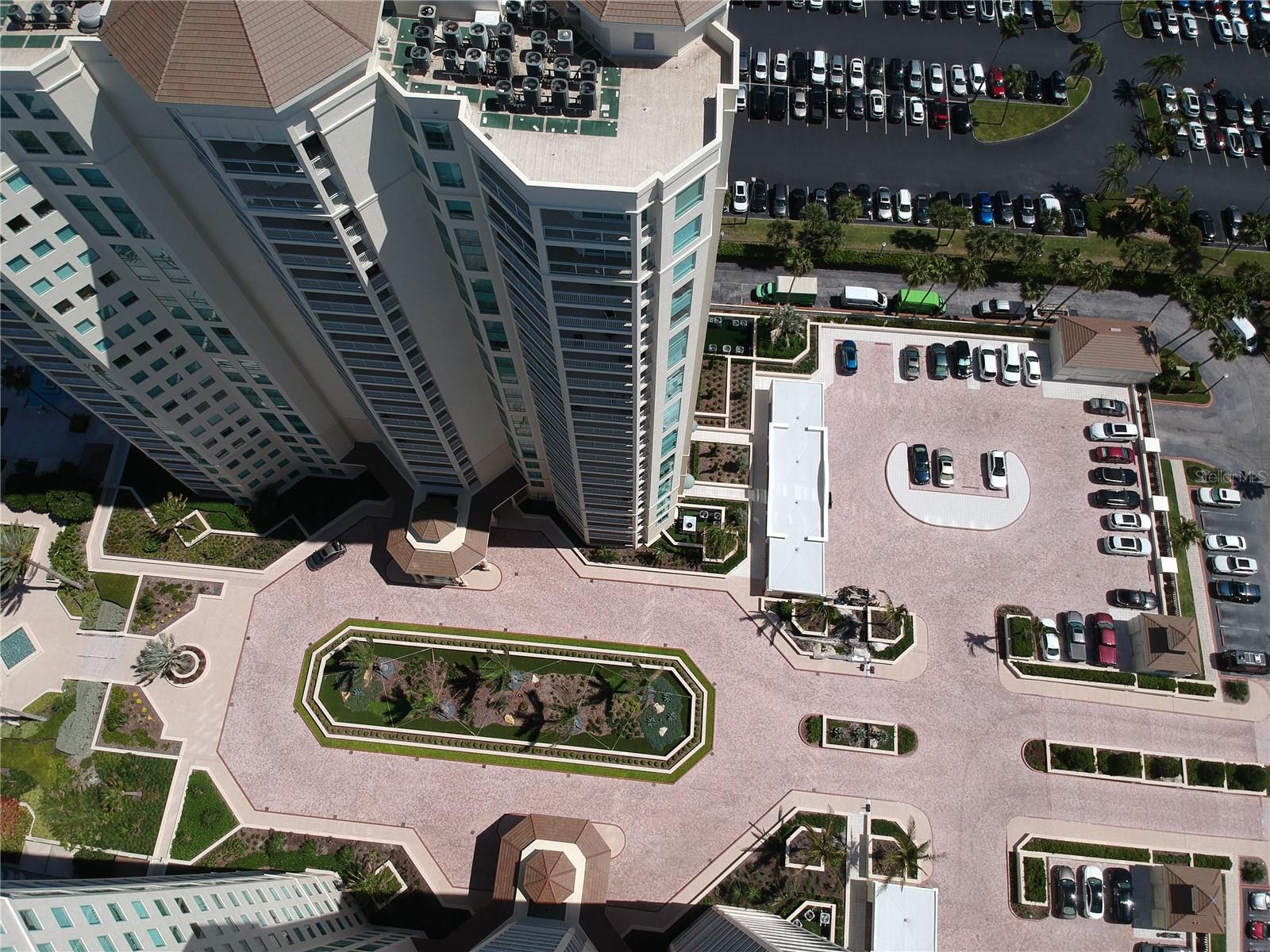Image 13 of 80 For 1180 Gulf Blvd  306