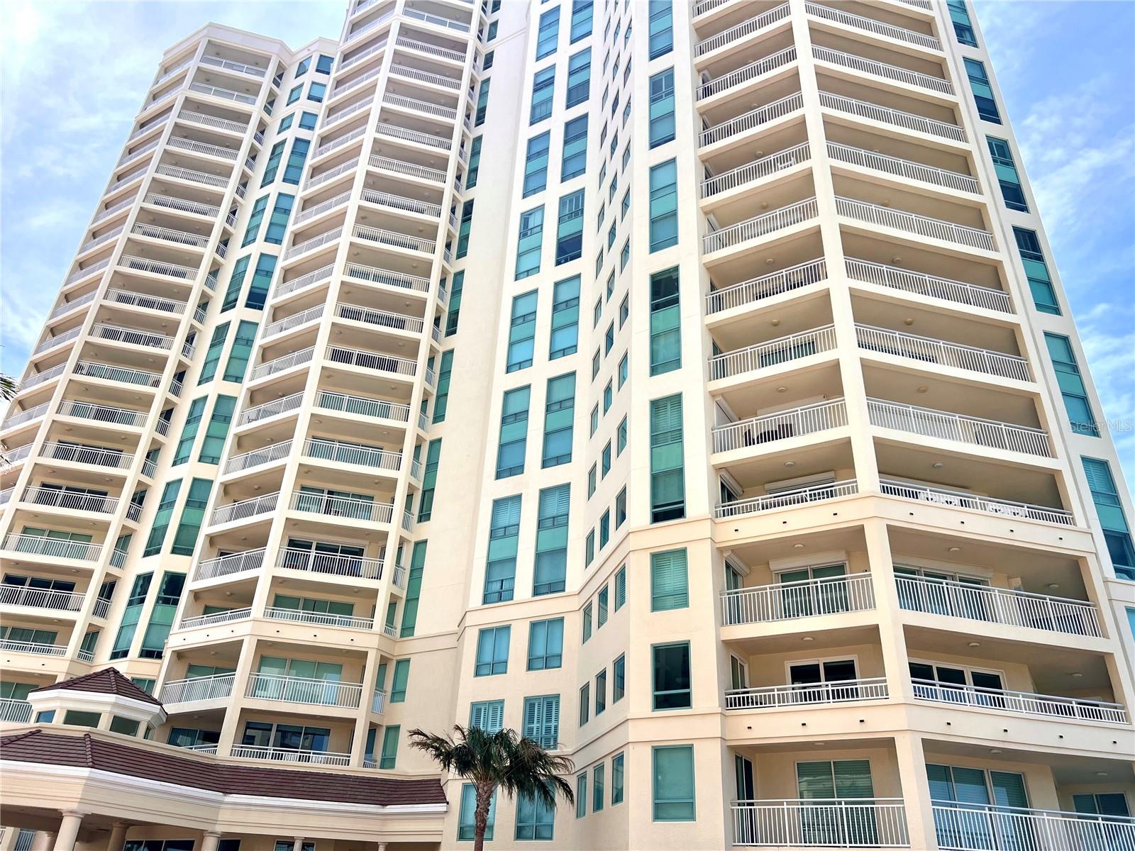 Image 4 of 80 For 1180 Gulf Blvd  306