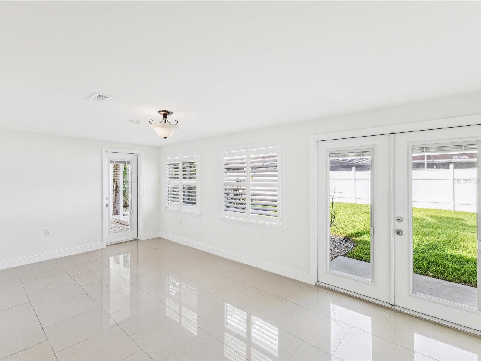 Image 11 of 36 For 2016 Cove Drive