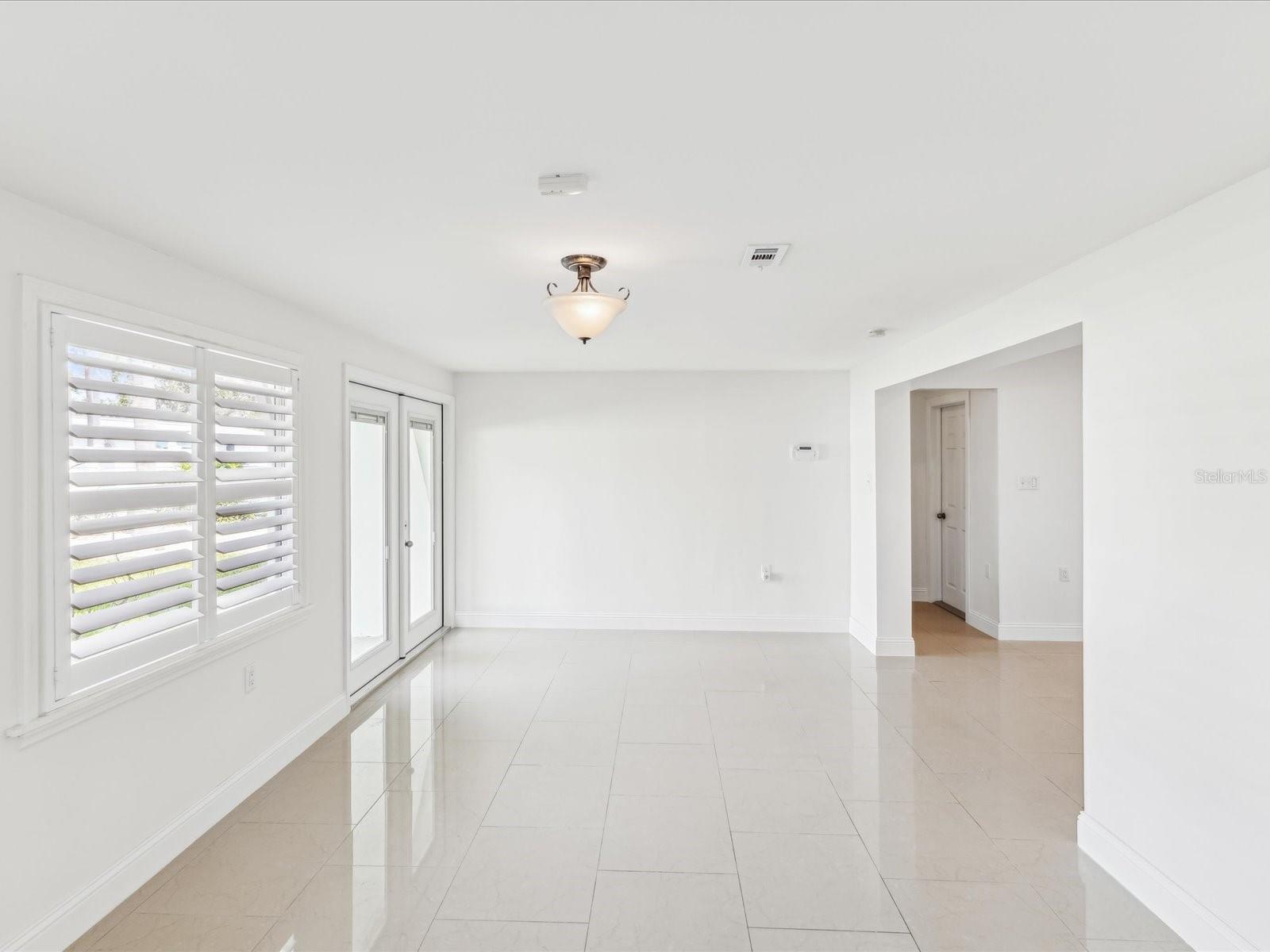 Image 12 of 36 For 2016 Cove Drive