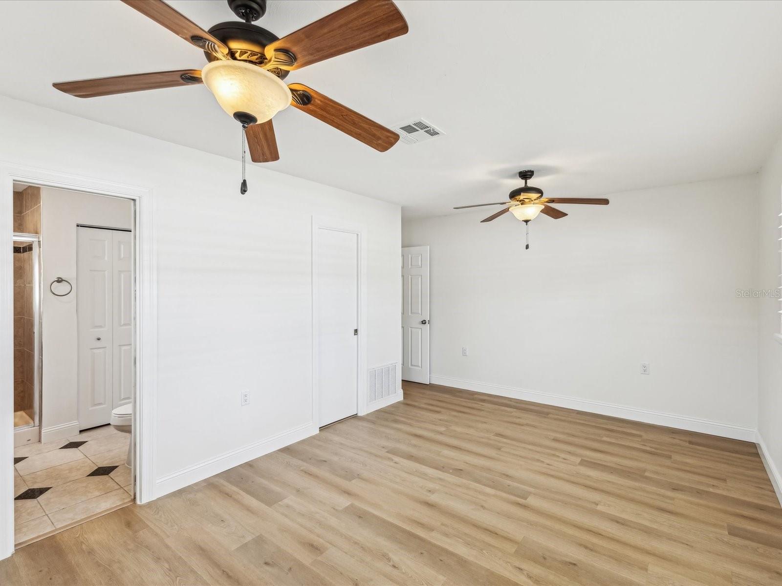 Image 16 of 36 For 2016 Cove Drive