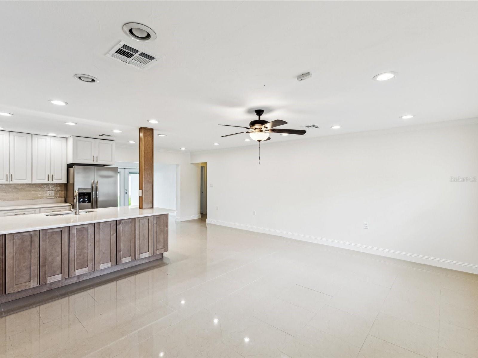 Image 3 of 36 For 2016 Cove Drive