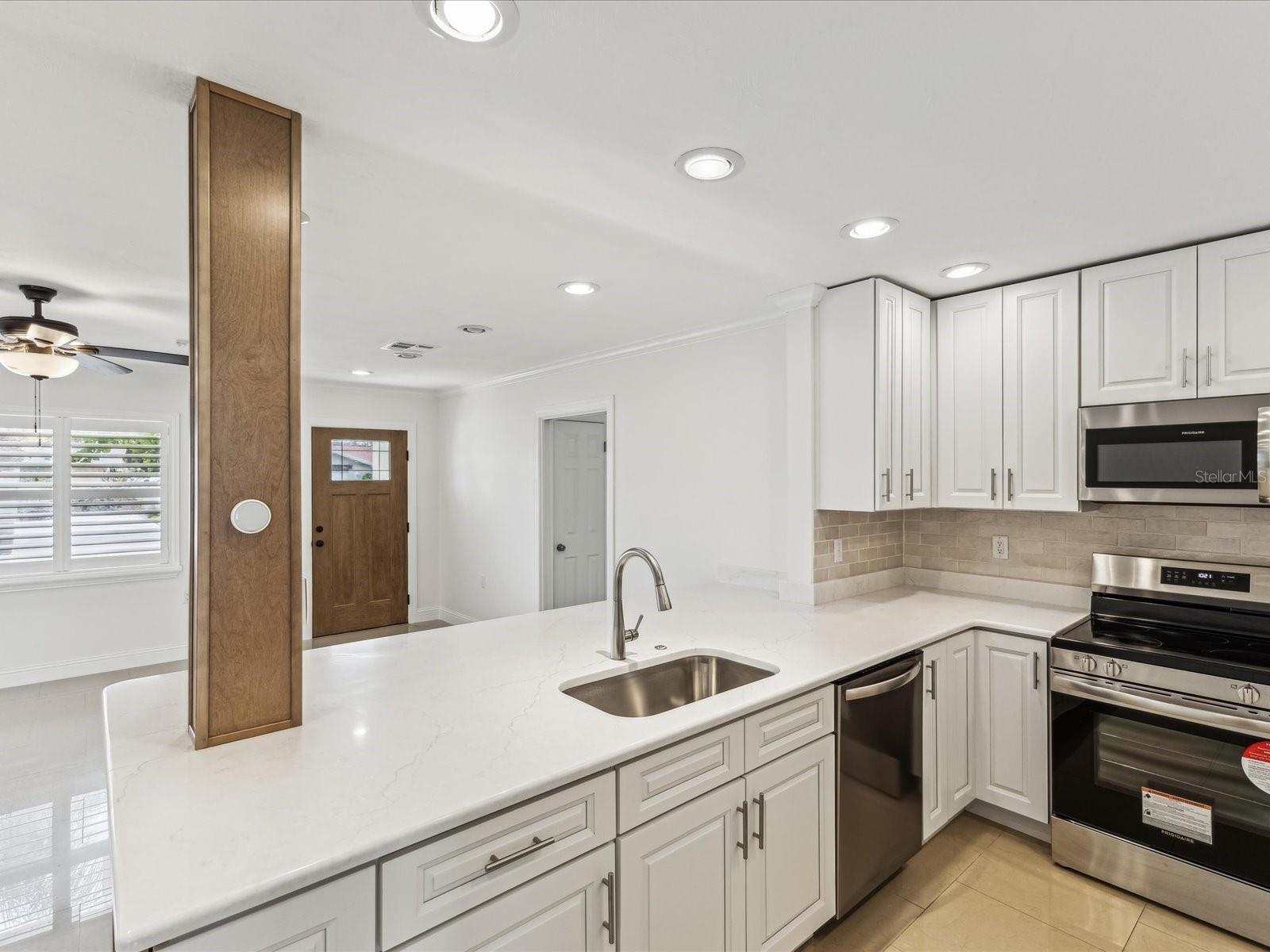 Image 6 of 36 For 2016 Cove Drive