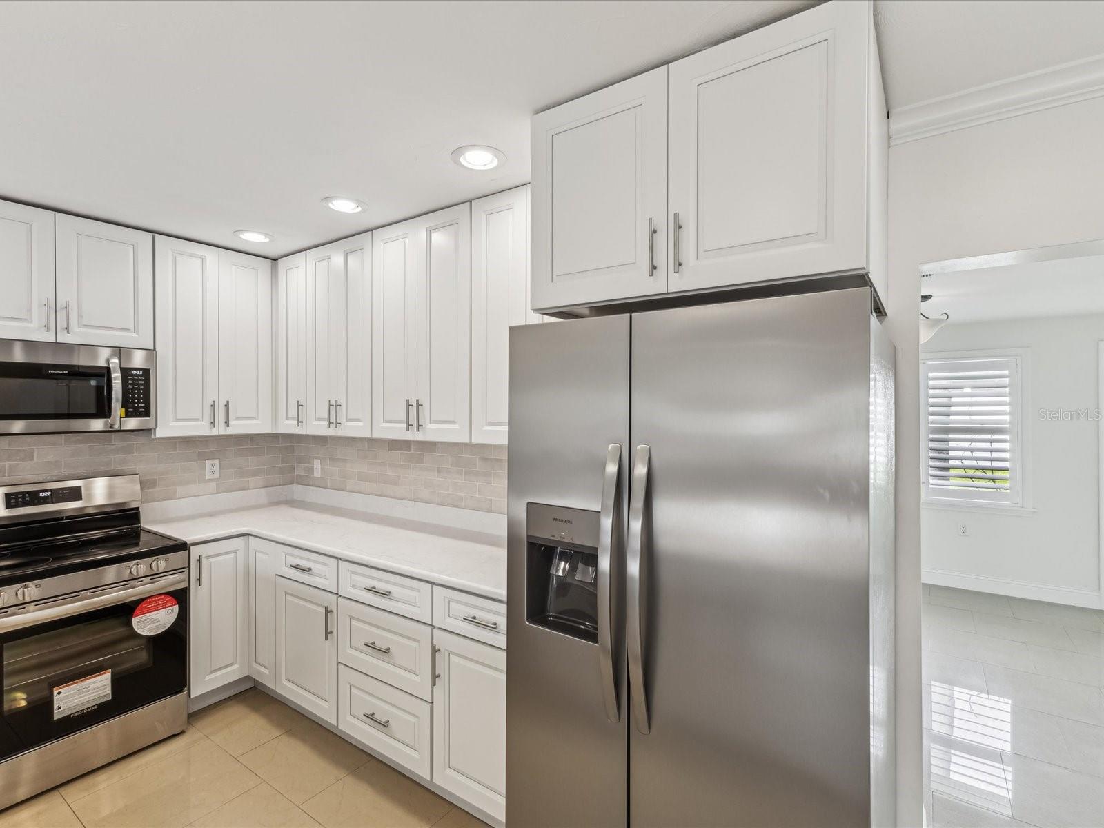 Image 7 of 36 For 2016 Cove Drive