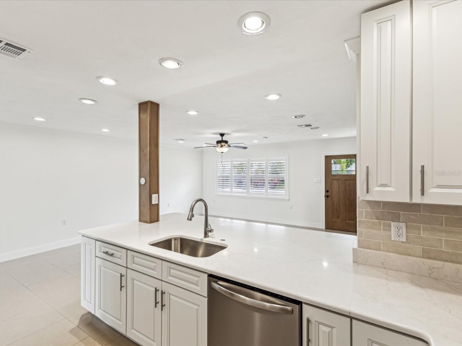 Image 8 of 36 For 2016 Cove Drive