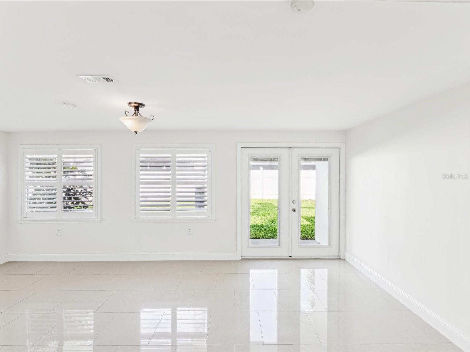 Image 9 of 36 For 2016 Cove Drive