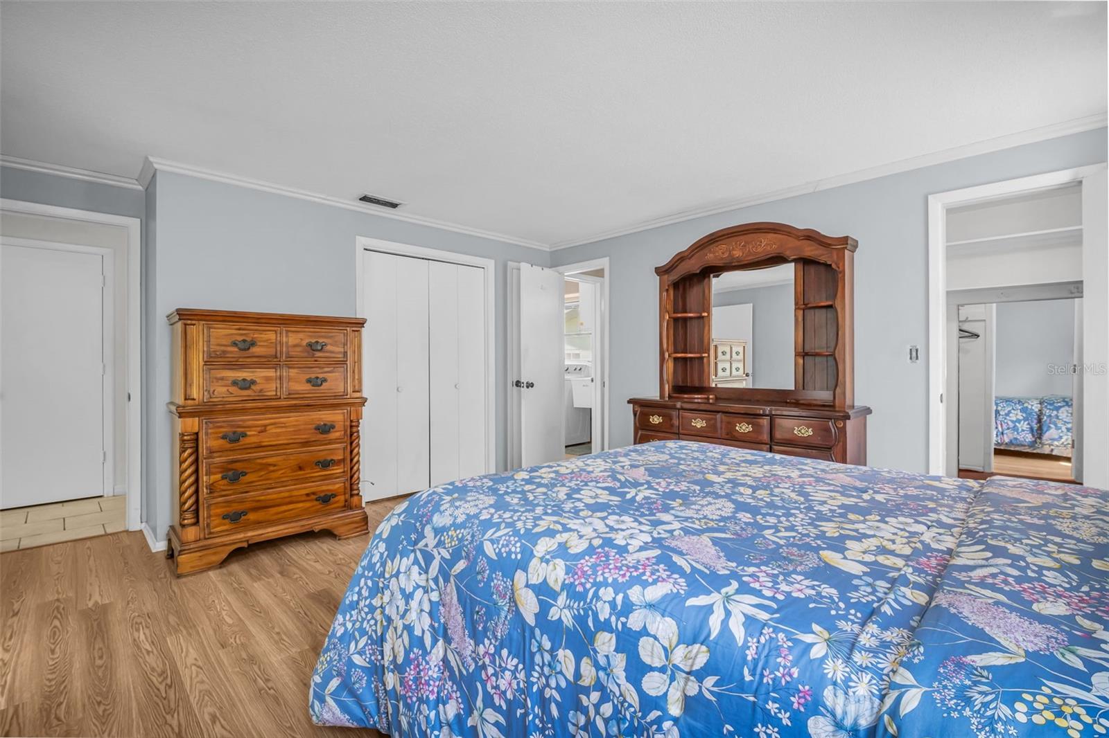 Image 24 of 49 For 1598 Brookside Boulevard