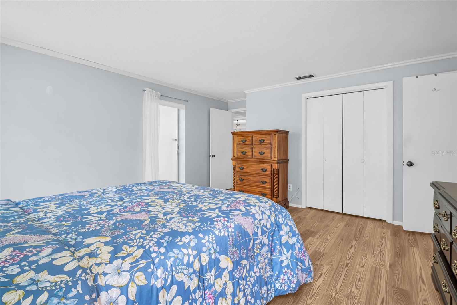 Image 25 of 49 For 1598 Brookside Boulevard