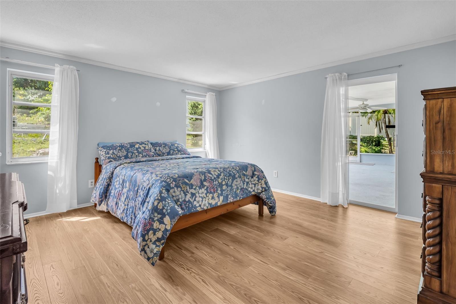 Image 26 of 49 For 1598 Brookside Boulevard