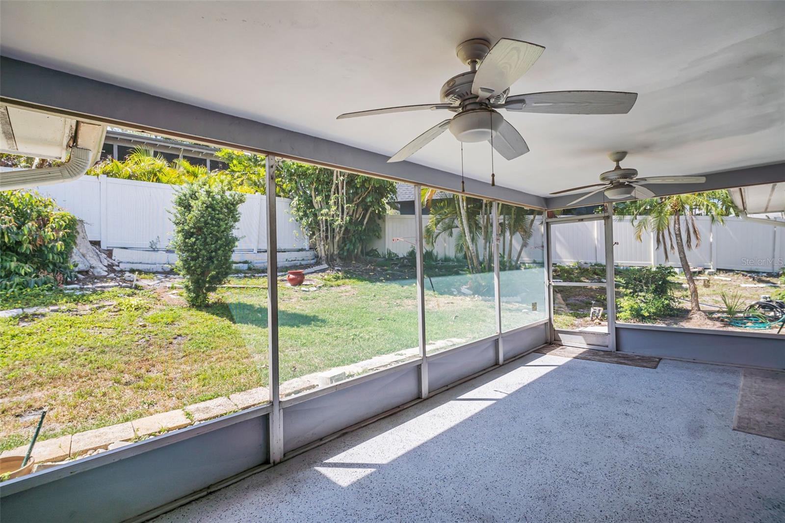 Image 31 of 49 For 1598 Brookside Boulevard