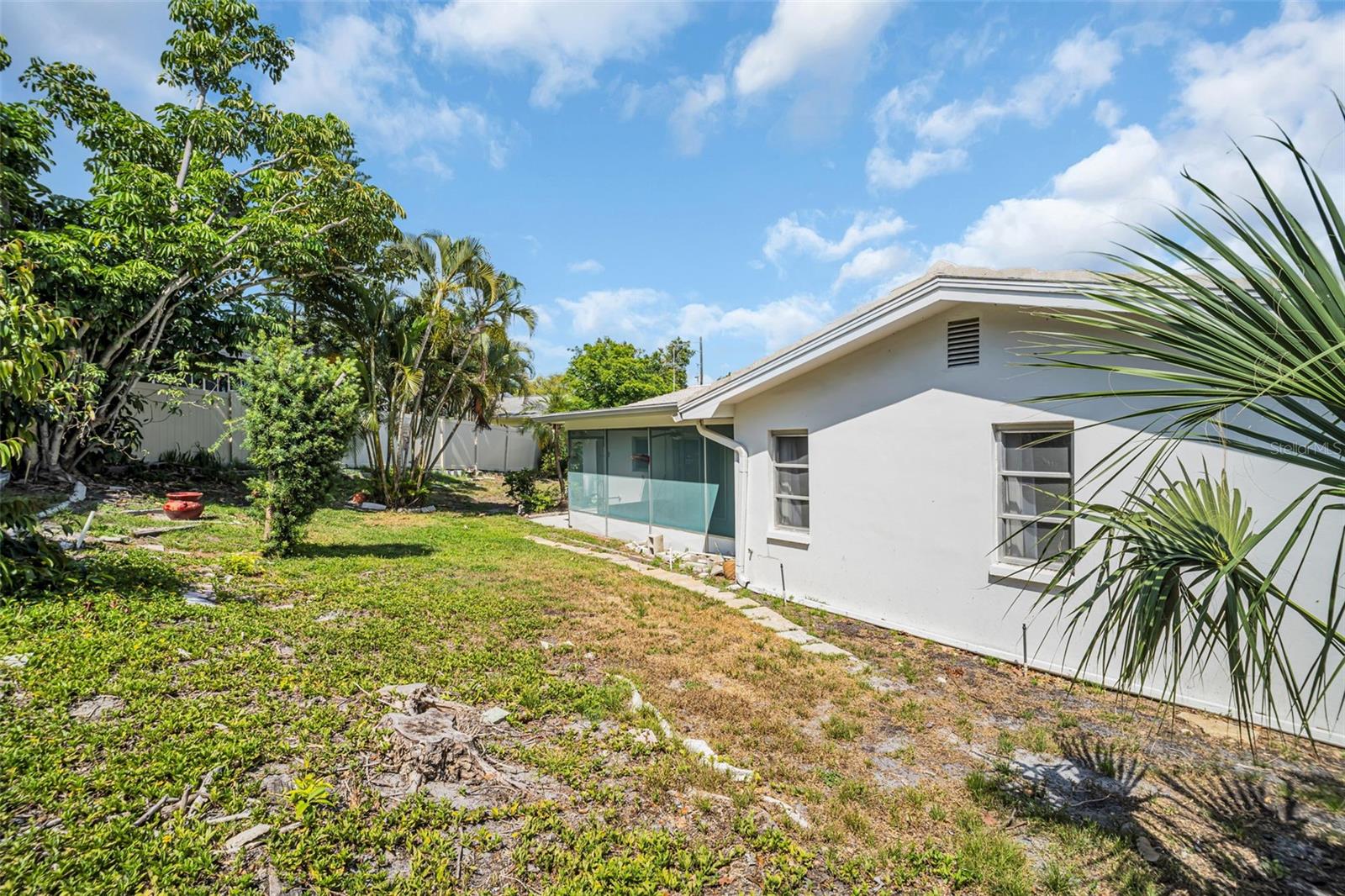 Image 36 of 49 For 1598 Brookside Boulevard
