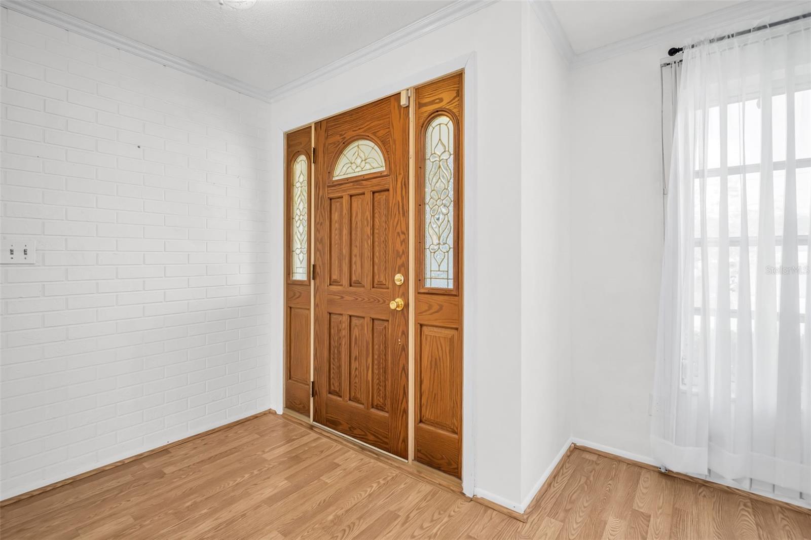 Image 4 of 49 For 1598 Brookside Boulevard