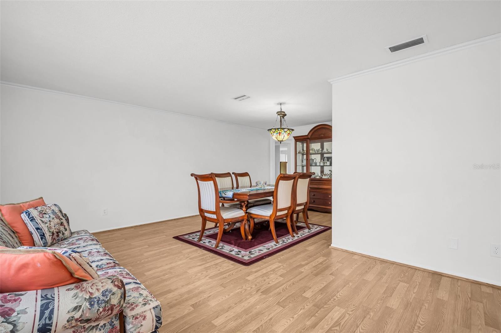 Image 5 of 49 For 1598 Brookside Boulevard