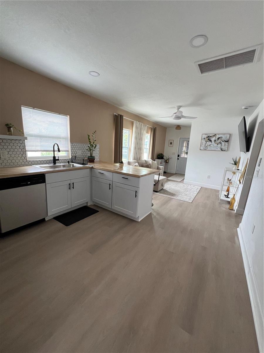 Image 13 of 25 For 3859 9th Avenue S