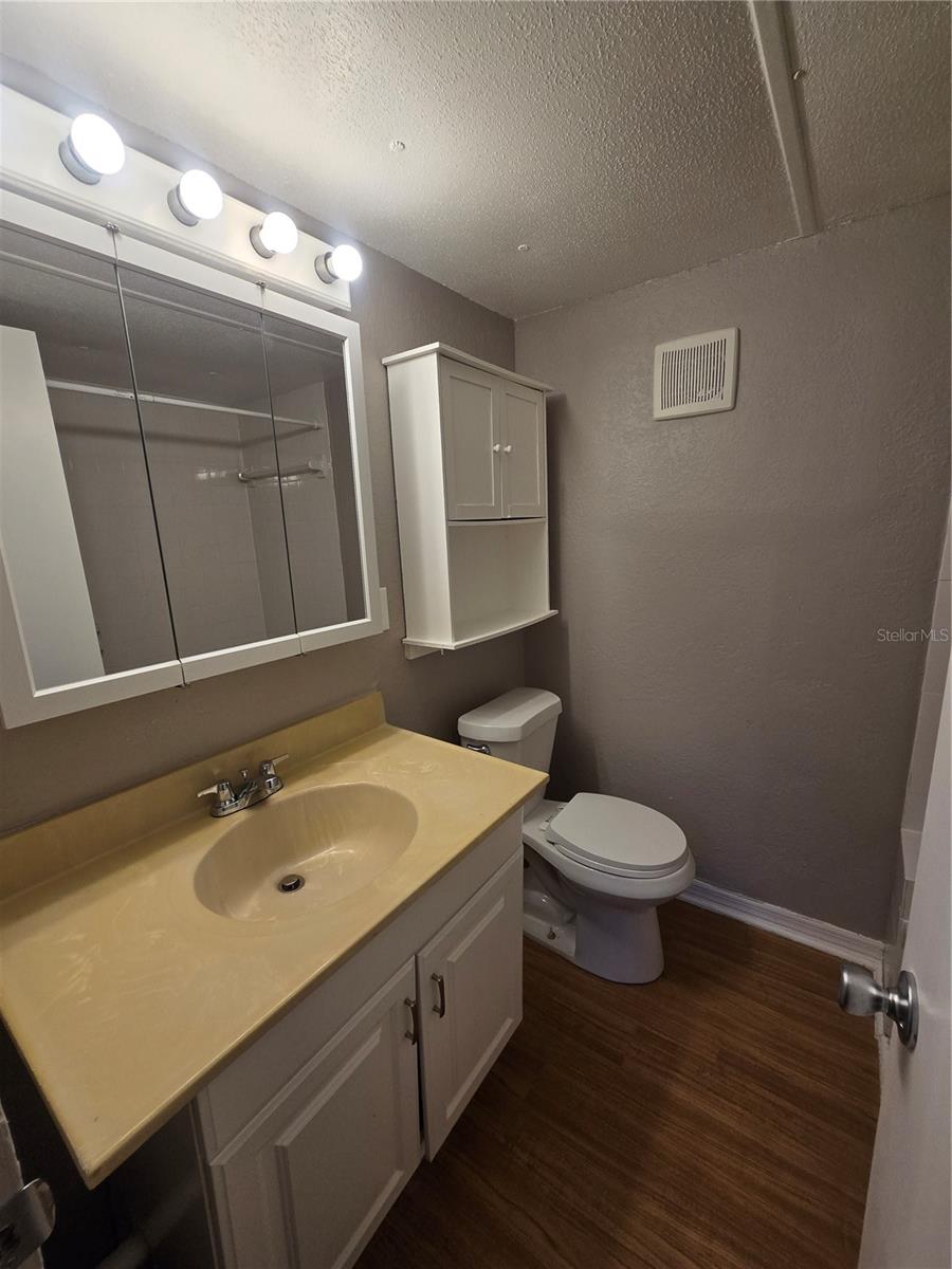 Image 10 of 12 For 1901 Viceroy Lane