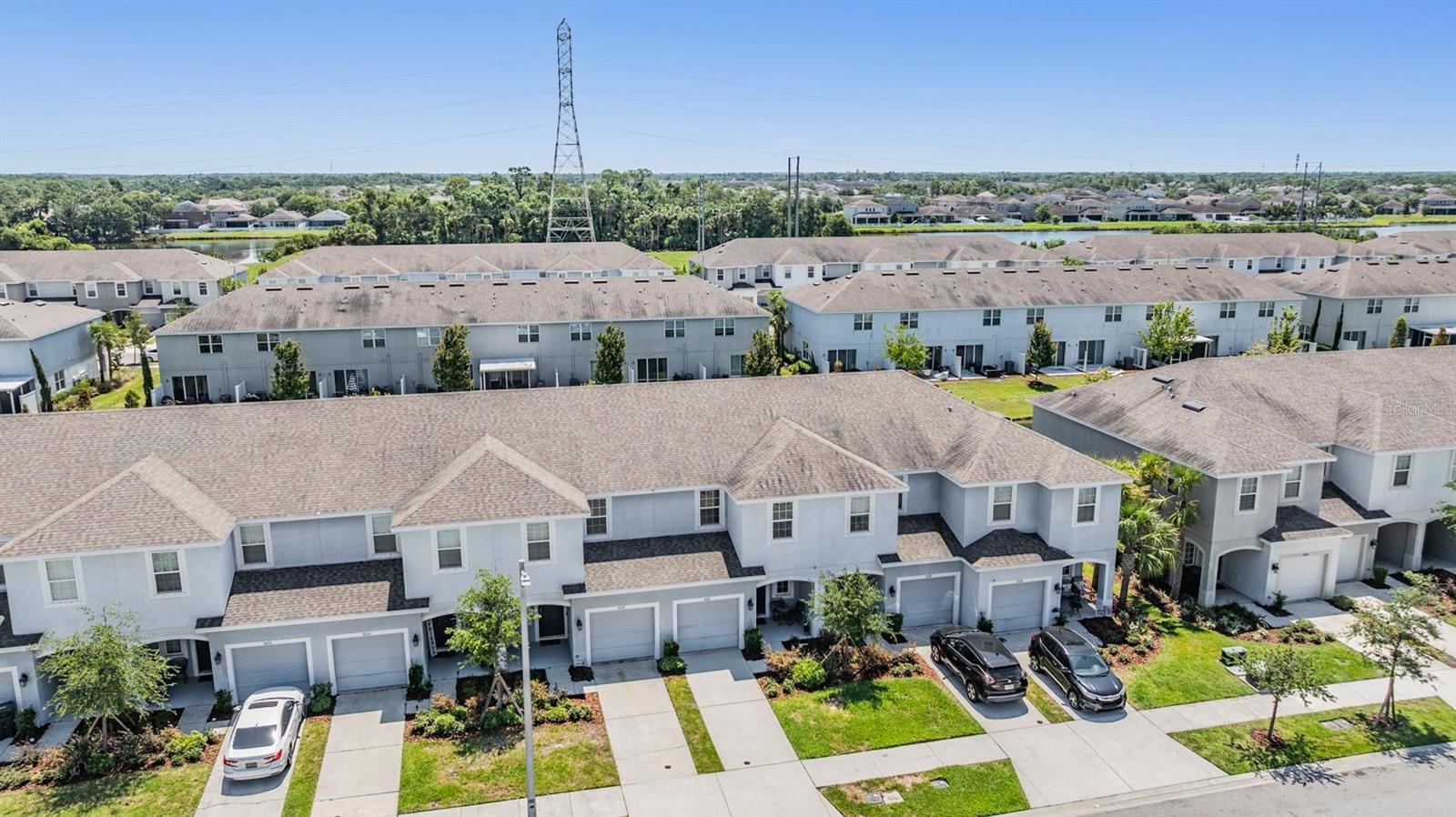Listing photo id 14 for 7030 Summer Holly Place