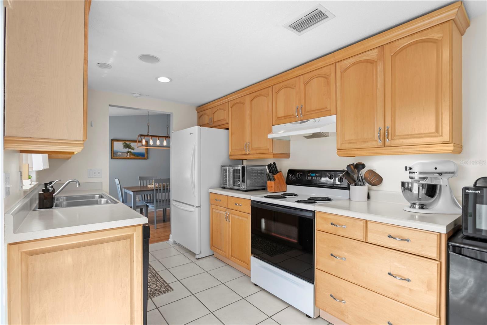 Image 12 of 33 For 9128 Suffield Court