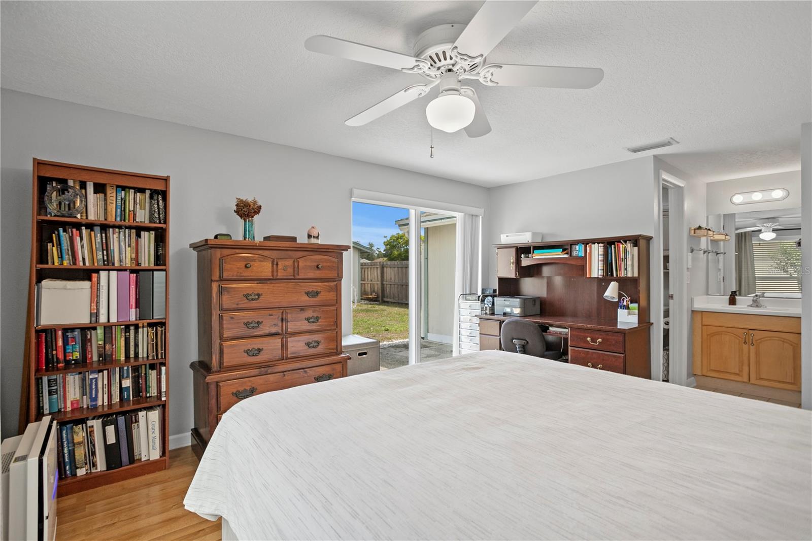 Image 17 of 33 For 9128 Suffield Court