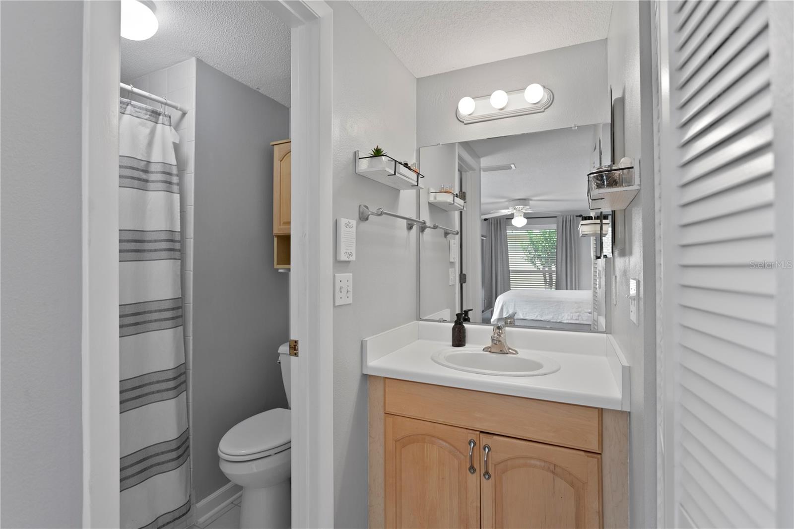 Image 18 of 33 For 9128 Suffield Court