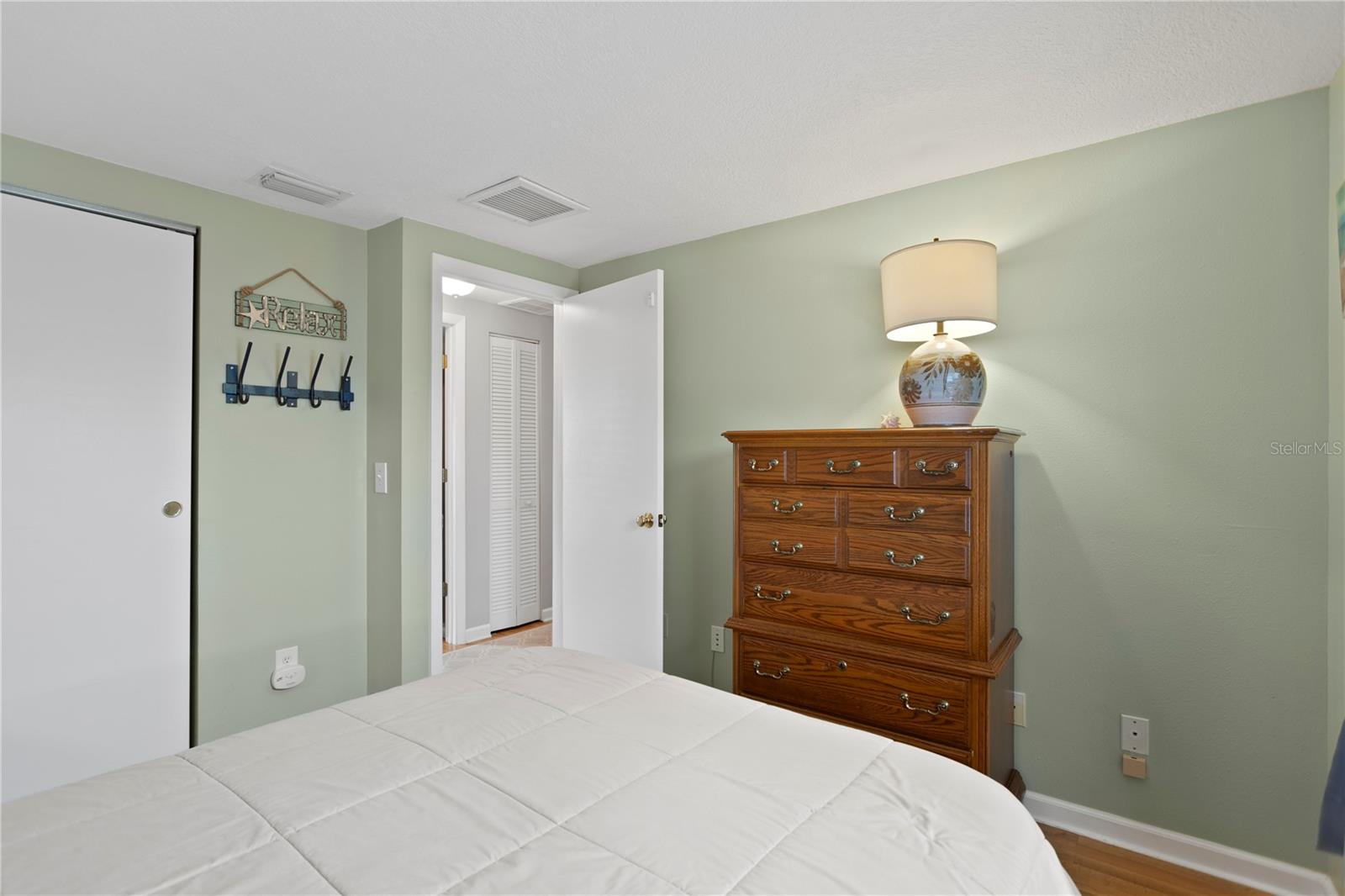 Image 20 of 33 For 9128 Suffield Court