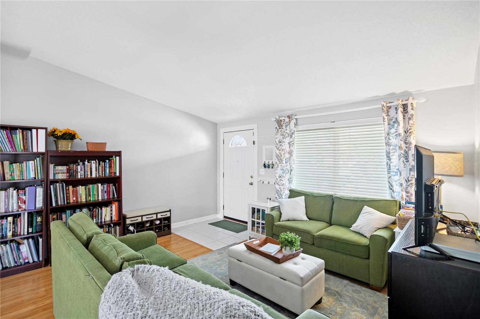 Image 4 of 33 For 9128 Suffield Court