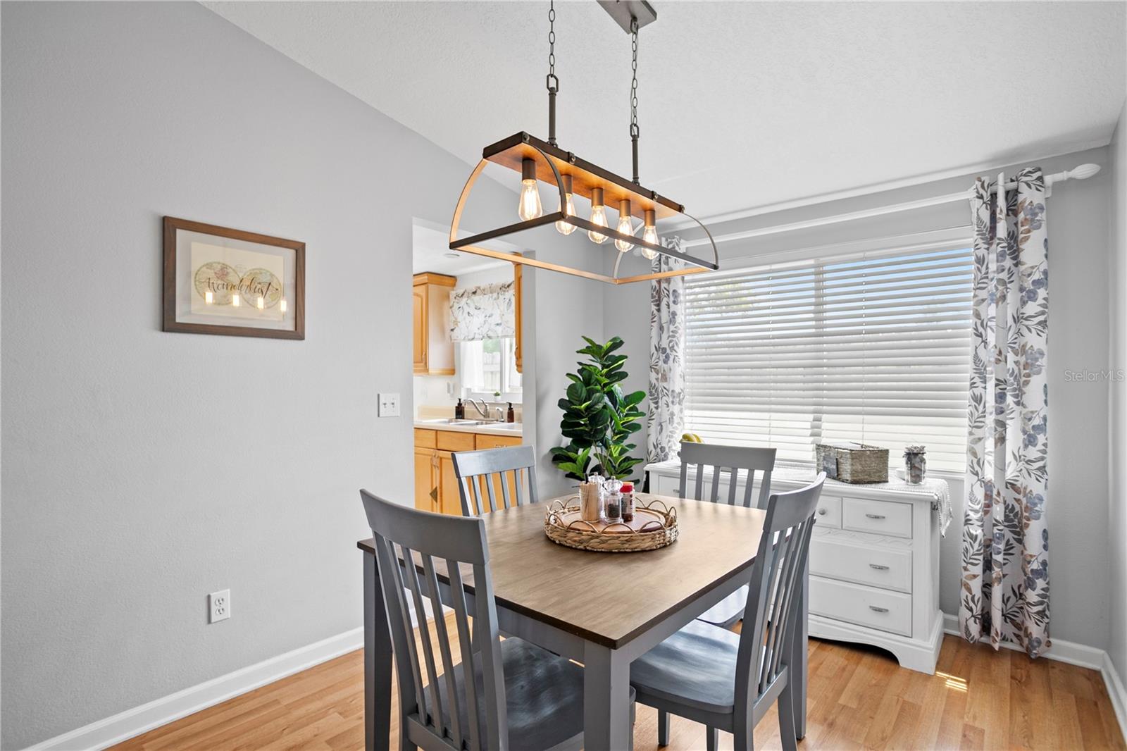 Image 6 of 33 For 9128 Suffield Court