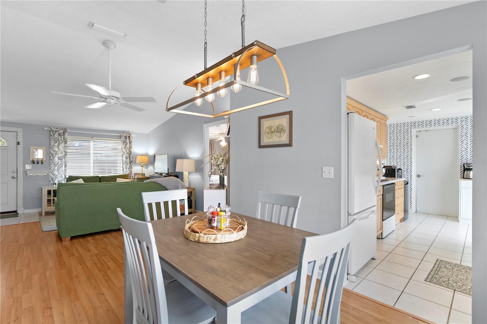Image 7 of 33 For 9128 Suffield Court