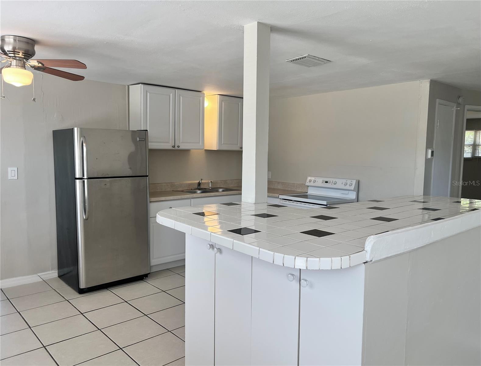 Image 6 of 22 For 10367 109th Avenue