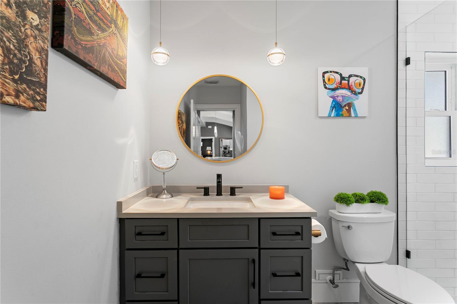 Listing photo id 25 for 4649 Neptune Drive Se