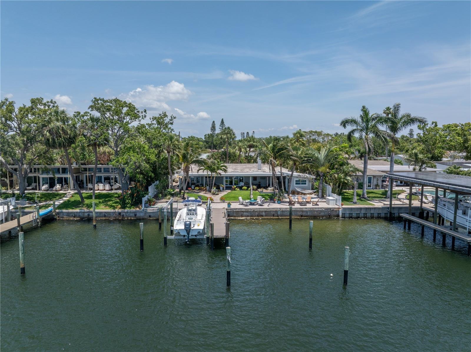 Listing photo id 29 for 4649 Neptune Drive Se