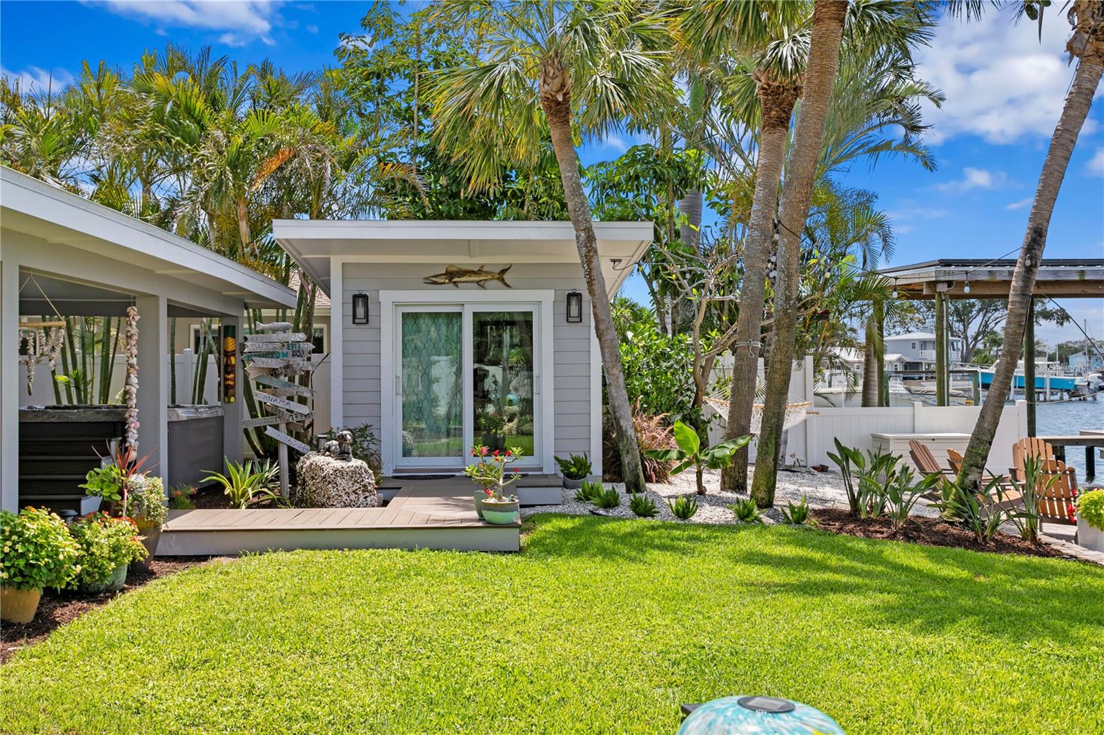 Listing photo id 39 for 4649 Neptune Drive Se