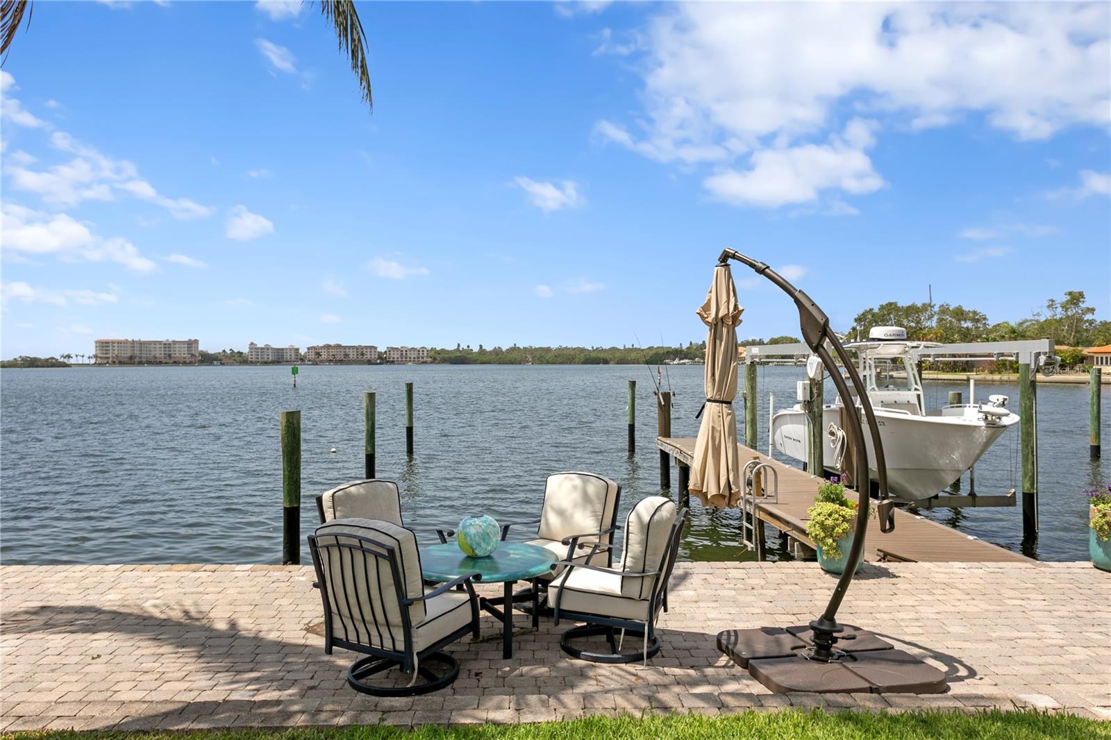 Listing photo id 45 for 4649 Neptune Drive Se