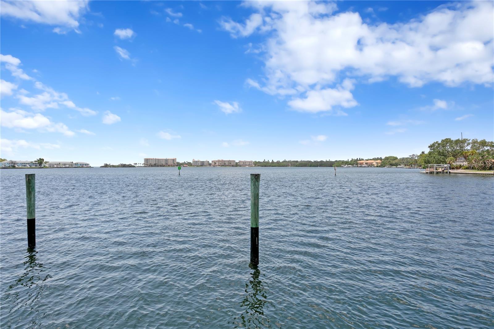 Listing photo id 49 for 4649 Neptune Drive Se