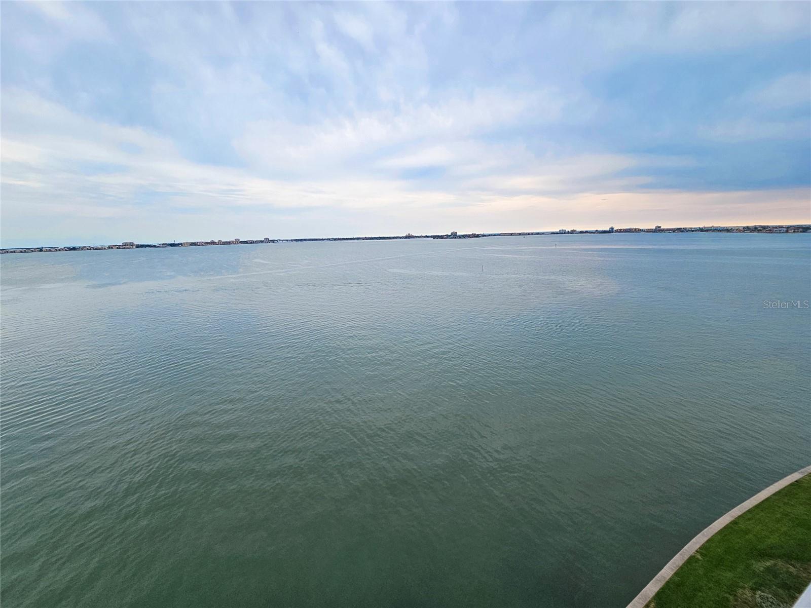 Image 13 of 36 For 6060 Shore Drive S 906