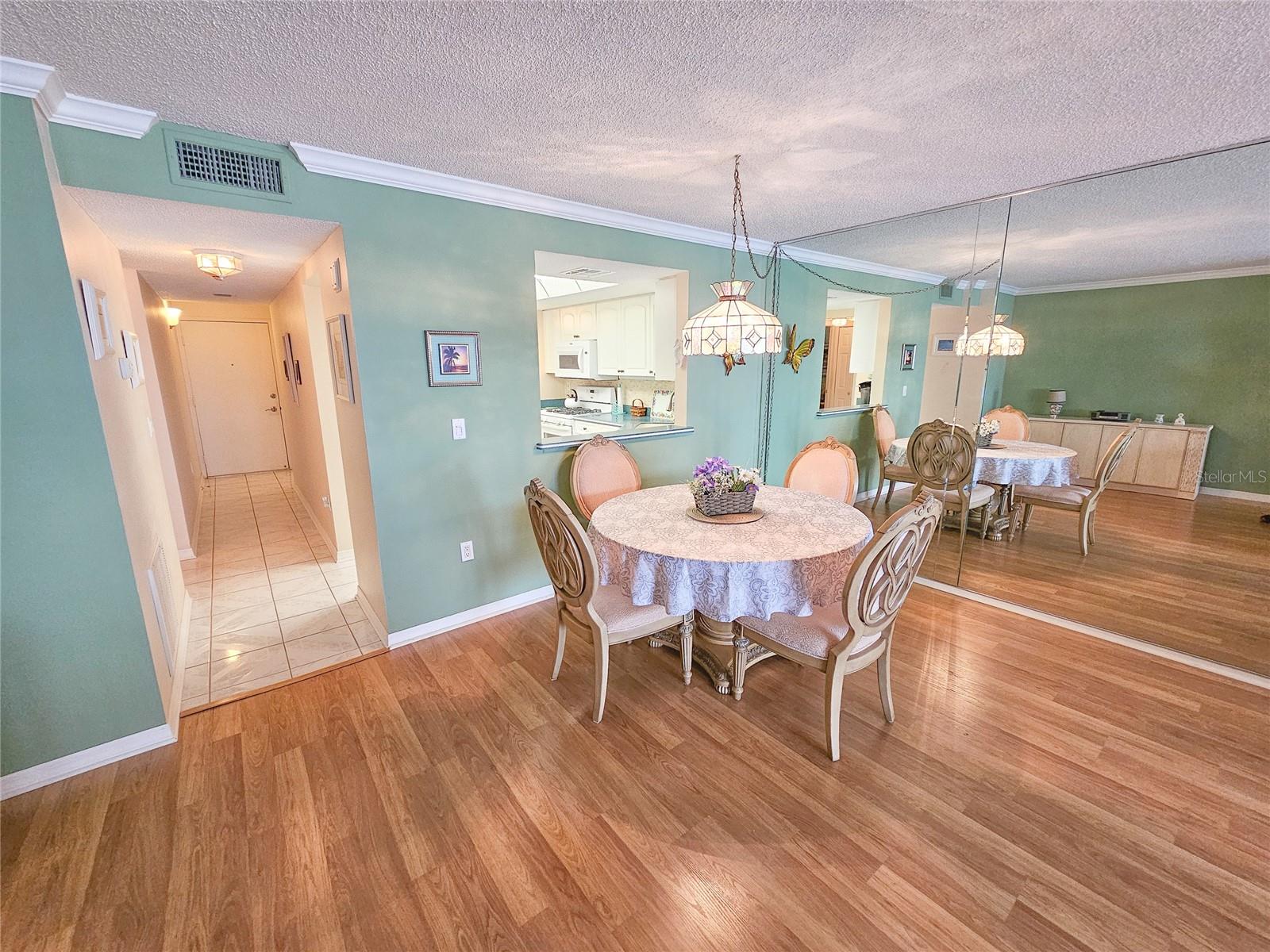 Image 9 of 36 For 6060 Shore Drive S 906