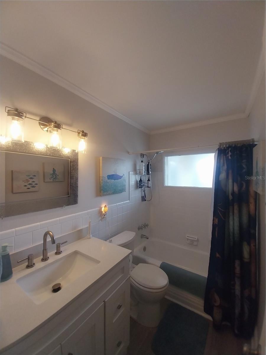 Image 11 of 23 For 10142 118th Avenue