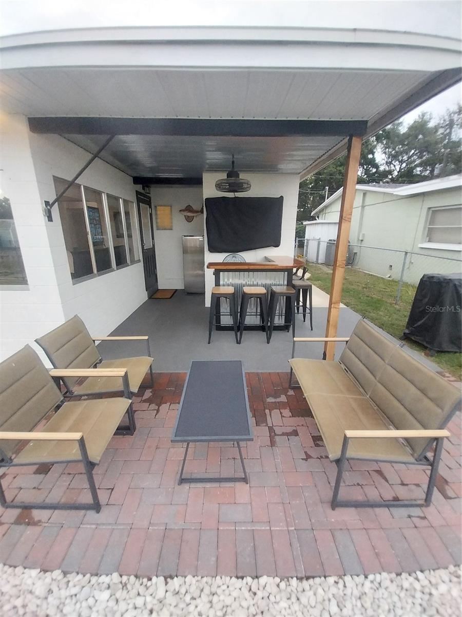 Image 16 of 23 For 10142 118th Avenue