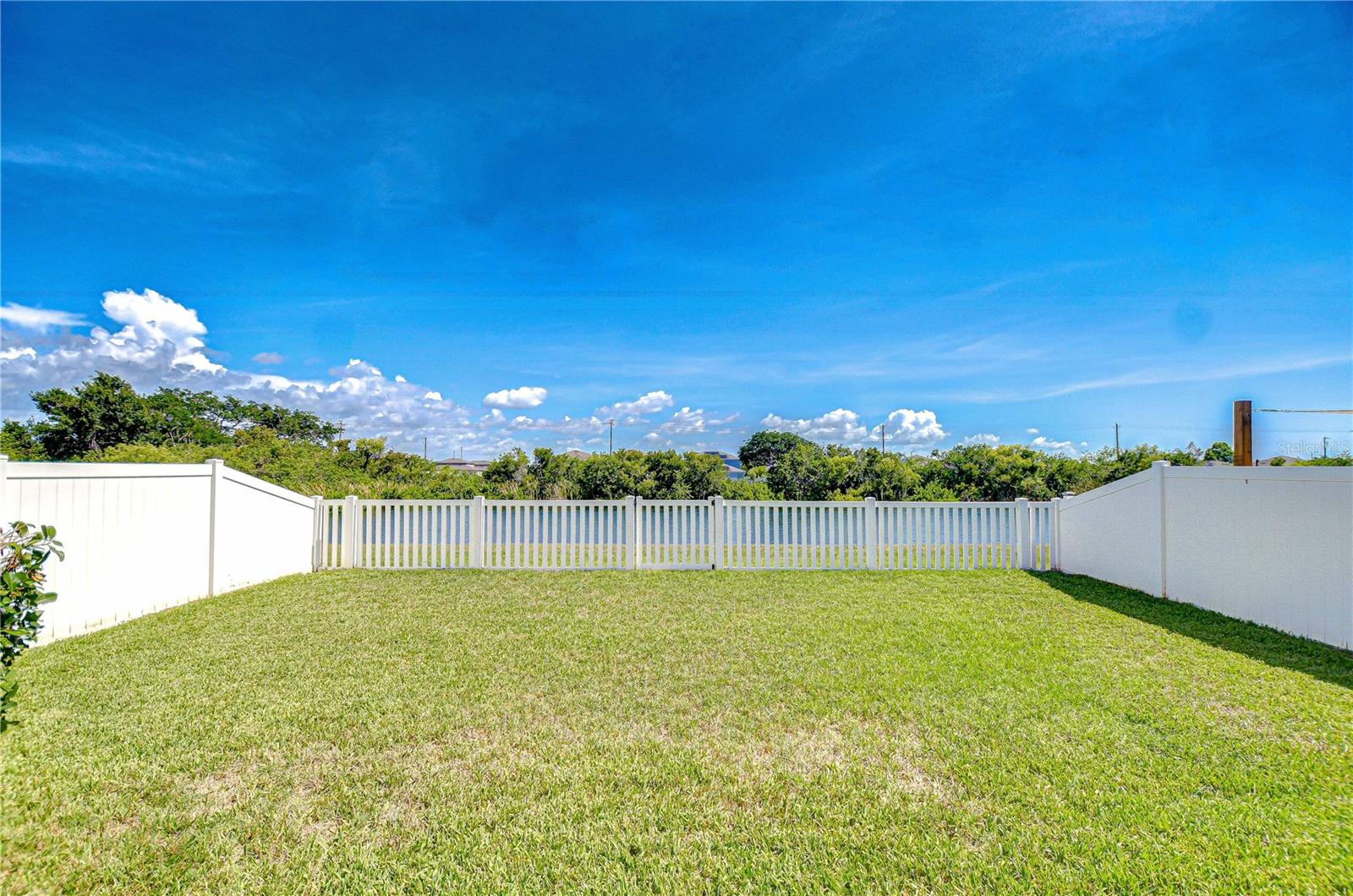 Image 2 of 29 For 1210 Harbour Blue Street