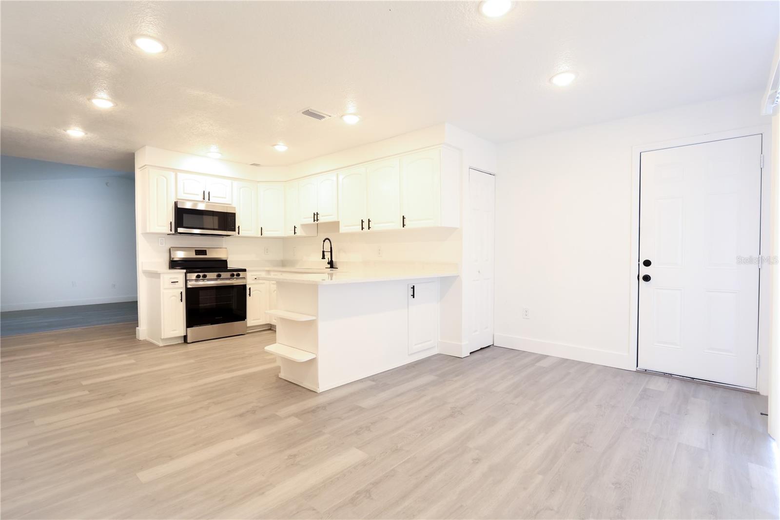 Image 15 of 42 For 4260 Saint Lawrence Drive