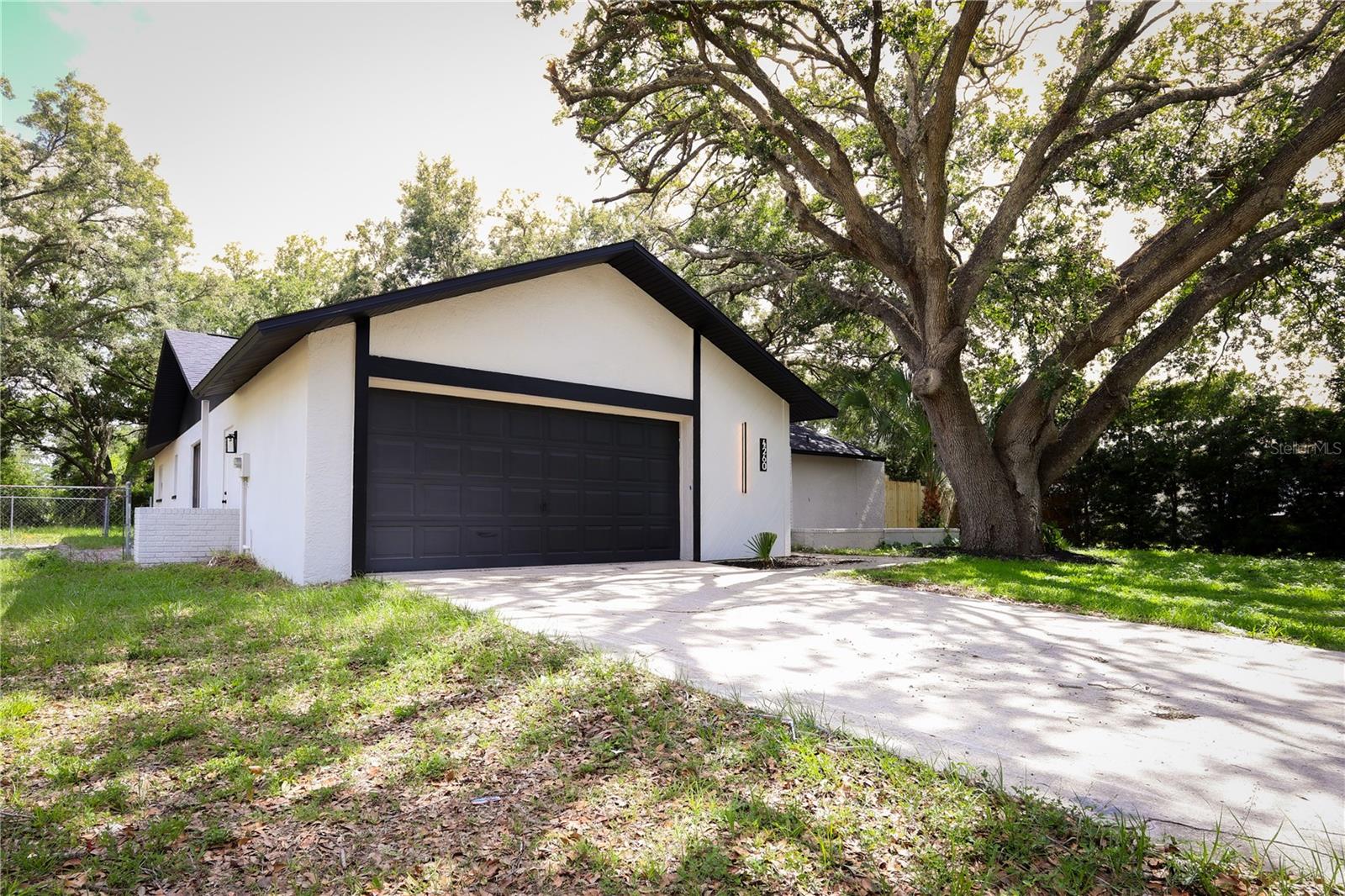 Image 2 of 42 For 4260 Saint Lawrence Drive