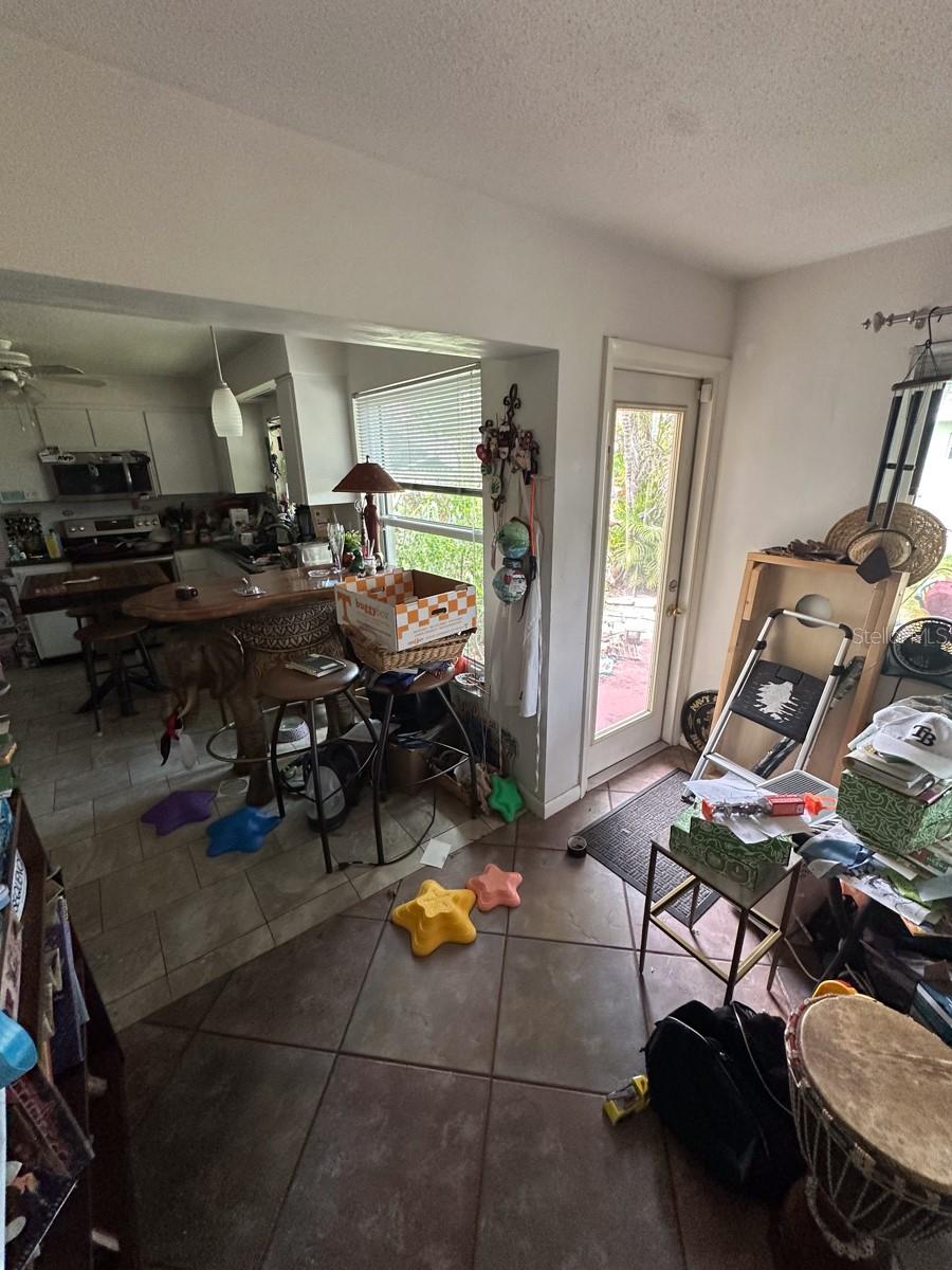 Image 11 of 19 For 1559 San Roy Drive