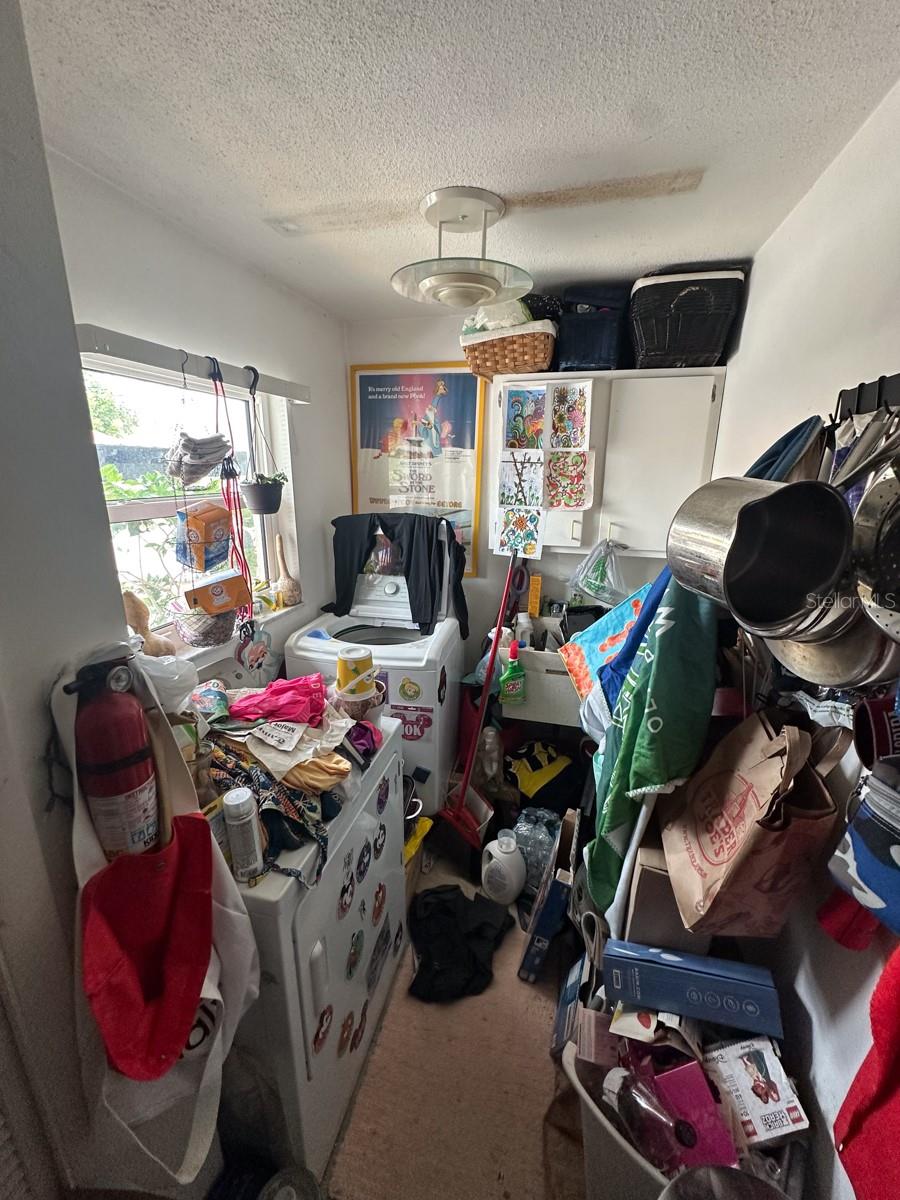 Image 6 of 19 For 1559 San Roy Drive