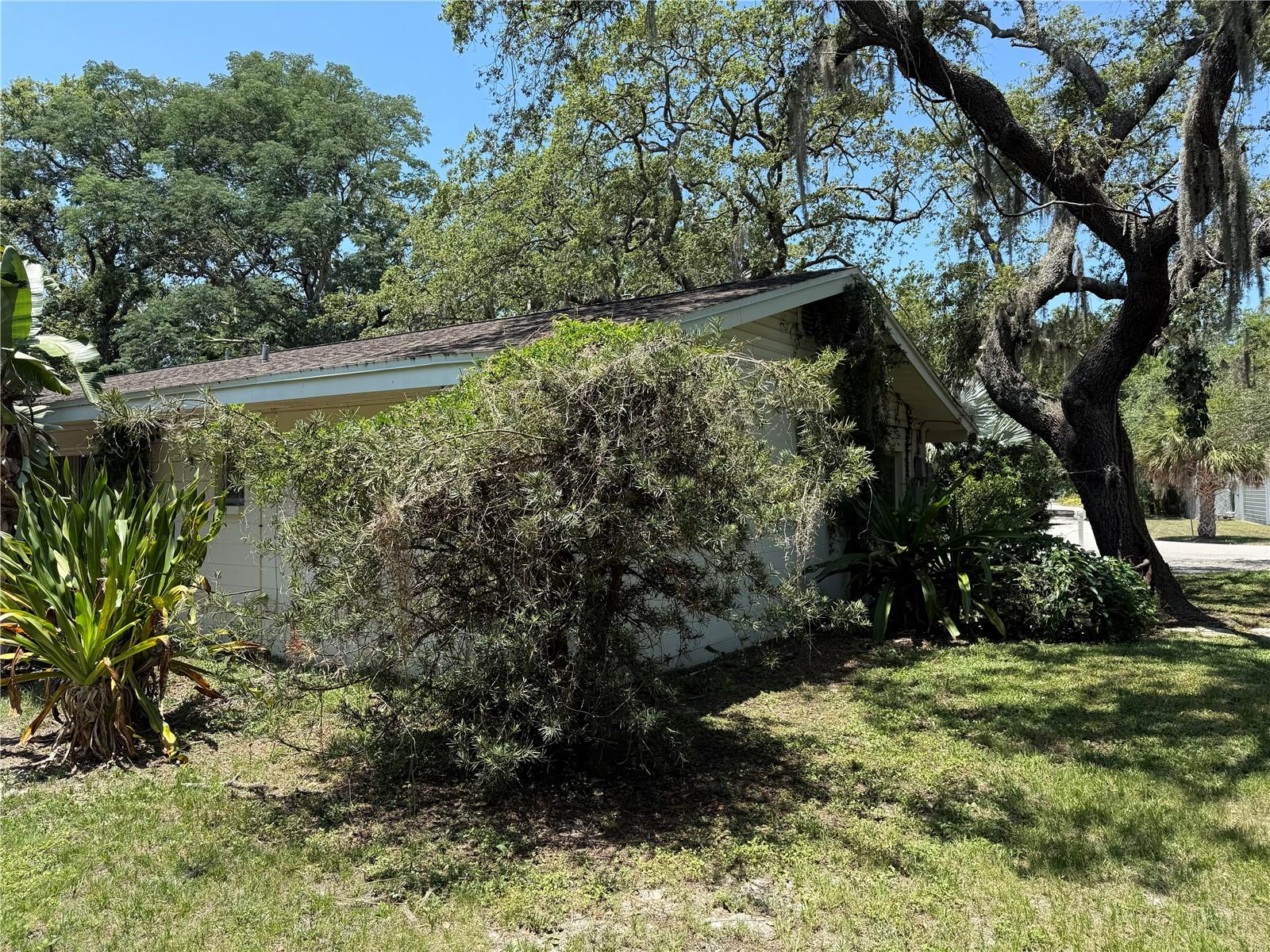 Image 8 of 18 For 7601 Pine Hill Drive