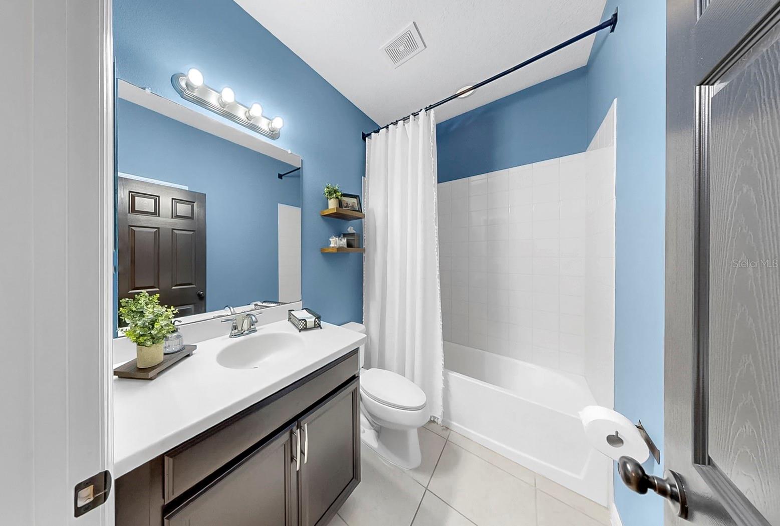Image 13 of 52 For 17610 Buckingham Garden Drive