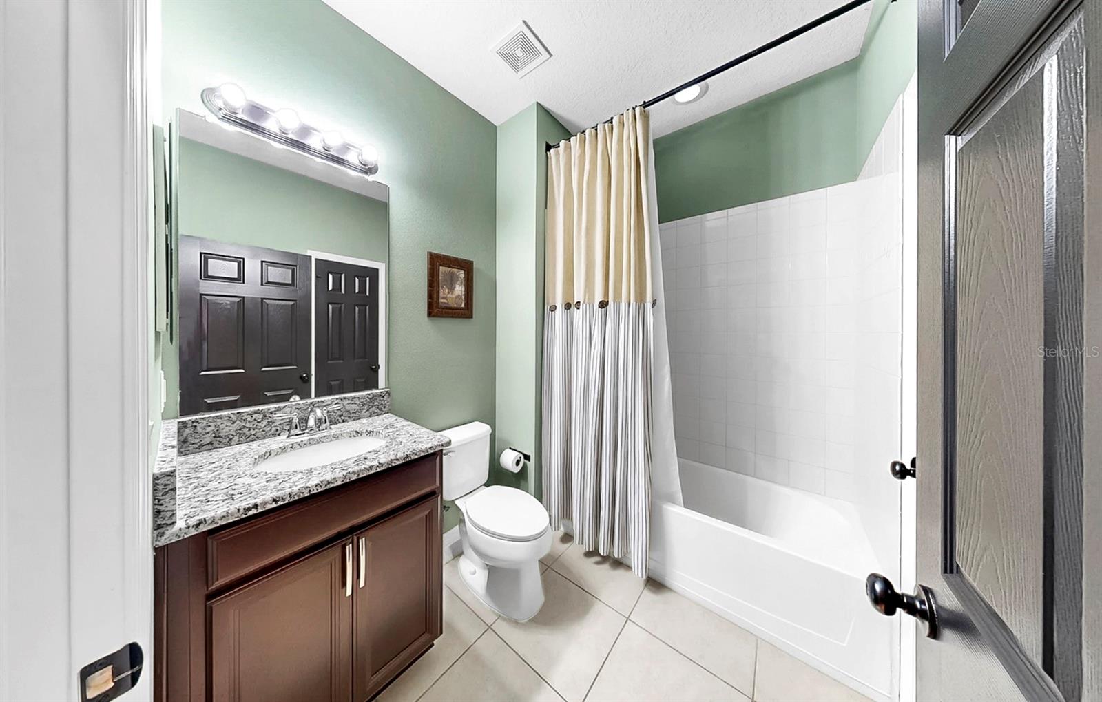 Image 21 of 52 For 17610 Buckingham Garden Drive